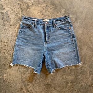 Universal Thread Medium Blue Frayed Hem Denim Shorts